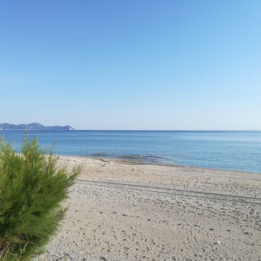 Villa Vagelis Mourteri Exterior photo